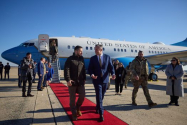 Volodimir Zelenski a ajuns în la Casa Albă. Update: Biden a primit, prin intermediul președintelui ucrainean, o medalie din partea unui căpitan ucrainean