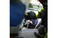 Pompierii vasluieni au intervenit pentru a scoate trei persoane care au rămas blocate în lift