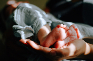 Bebeluş de 2 luni în stare gravă la Spitalul de Boli Infecţioase