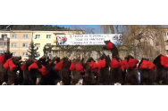 Urșii de la Comănești au ieșit în stradă