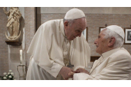 Eveniment unic in istorie! Papa Francisc va oficia funeraliile predecesorului sau Benedict al XVI-lea