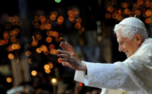 Papa Benedict va fi înmormântat astăzi. Funeraliile vor fi oficiate de către Papa Francisc