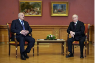  Președintele autoritar belarus, Aleksandr Lukașenko, s-a întâlnit cu militarii ruşi din ţara lui