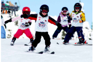 Școlarii ieșeni vor merge mai târziu în „vacanța de schi”