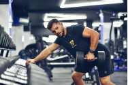 Angajații români vor putea primi abonamente la săli de fitness de la locul de muncă. Legea a fost promulgată