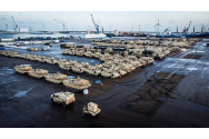 Statele Unite au adus vehicule militare într-un port olandez, pentru a fi transferate în estul Europei