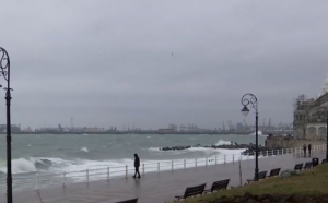 Toate porturile de la Marea Neagră, închise din cauza vremii