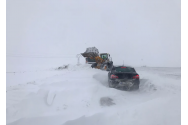 Drumuri blocate de zăpadă, la Galați