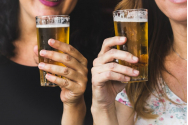 Ce se petrece în organismul tău dacă bei bere în fiecare seară?