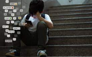 40 la sută dintre copii sunt victimele cyberbullyingului
