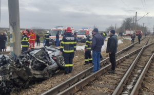  GALERIE FOTO - Accident feroviar la Suceava. Două persoane au murit