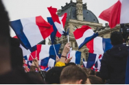 Proteste masive în Franța din cauza creșterii vârstei de pensionare. Manifestațiile se extind până în cele mai izolate orașe