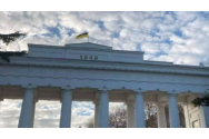 ”Crimeea vrea să se întoarcă acasă”. Steagul Ucrainei a fost urcat de partizani în centrul portului Sevastopol ocupat de ruși