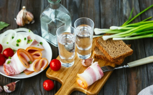 Știai că vodka este originară din Polonia? Iată zece lucruri captivante pe care probabil nu le-ai mai auzit despre această populară băutură!