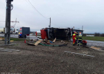 Accident la Suceava. O autocisternă încărcată cu motorină s-a răsturnat pe E85
