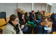 Tinerii din Hălăucești, în dialog cu autoritățile locale
