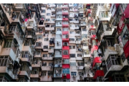 Garsonierele-sicriu din Hong Kong: un european nu ar putea rezista nici măcar 5 minute într-o astfel de 'locuință'