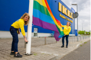 IKEA anunță că va ridica steagul LGBT în fața tuturor magazinelor din România