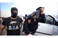 23 de angajaţi ai Poliţiei de Frontieră Nădlac, urmăriți penal pentru luare de mită și trafic de influență