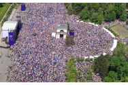 Imagini impresionante la Chișinău: Peste 75.000 de moldoveni adunați la mitingul pro-Europa convocat de Maia Sandu