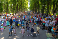 Peste 900 de copii, sărbătoriți în Parcul Expoziției din Iași