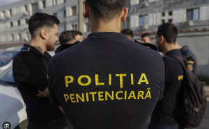Poliţiştii de penitenciare protestează în faţa Reprezentanţei Comisiei Europene în România