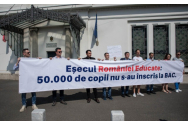 Protest USR în fața Palatului Cotroceni în ziua în care președintele Iohannis a promulgat legile educației: “Marele mut promulgă marele nimic”