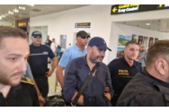 Darius Vâlcov a ajuns în țară: îmbrânceli pe aeroport