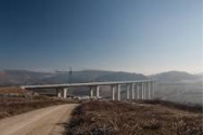 Fisuri vizibile pe unul dintre piloni de la viaductul de la Aciliu de pe autostrada A1 - CNAIR pregătește o expertiză
