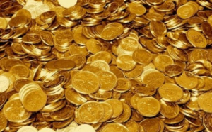 „Descoperirea de aur a secolului”: Un amator a găsit cu detectorul de metale un depozit masiv de bijuterii