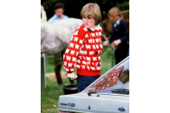 Celebrul pulover cu oițe purtat de prințesa Diana, vândut la licitație cu peste un milion de dolari
