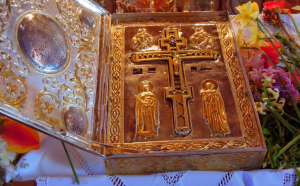 Fragment din lemnul Sfintei Cruci, adus la Straja