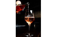 Povestea vinurilor rose: cum se obțin, mituri, calorii și recomandări