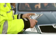 Flagrant penal cu lire sterline oferite ca mită unui poliţist din Neamţ, pentru „a închide ochii”