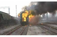 Locomotivă, în flăcări. 40 de călători s-au autoevacuat și au reușit să se salveze