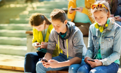  O treime dintre adolescenți sunt dependenți de Internet