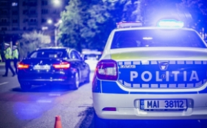 Garcea e mic copil: Un polițist din Botoșani a fost prins de șef în timp ce făcea vin în secție