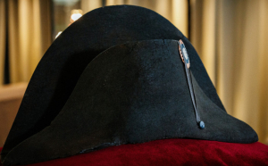 O pălărie de-a lui Napoleon, vândută cu aproape 2 milioane de euro