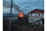 FOTO Incendiu puternic în zona Cicoarei