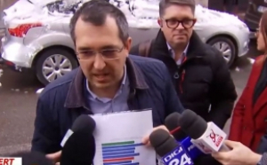 Vlad Voiculescu a adus la DNA documente și îi acuză pe Iohannis, Gheorghiță, Baciu: 'N-am venit cu mâna goală'