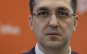 Vlad Voiculescu, fost ministru al Sănătății, a fost pus sub urmărire penală de DNA