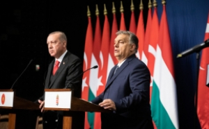  Întâlnire V. Orban – R. Erdogan: ce cadouri inedite și-au făcut cei doi 'războinici' + acord de cooperare strategică între Ungaria și Turcia