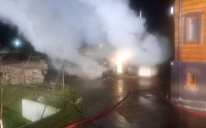 O școală din Suceava a luat foc