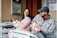 Sarcină „una la un milion”: o femeie din SUA cu două utere a născut de două ori, la o zi distanță