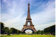 În cât timp a fost construit Turnul Eiffel?