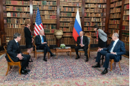 Imbecilitatea lui Biden l-a OPRIT pe Putin să se întoarcă Spășit spre Occident
