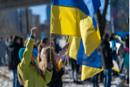 Kievul a cumpărat 50.000 de uniforme militare pentru femei. Ucrainencele se tem că ar putea fi trimise pe front