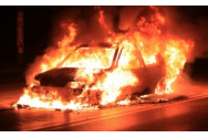 Un șofer din Suceava era atât de beat încât a ambalat motorul până i-a luat foc mașina care a ars în totalitate