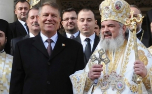 Patriarhul Daniel încasează un salariu lunar de aproximativ 5000 de euro, bani pe care îi donează