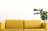 Cum să integrezi o canapea galbenă în sufragerie? Sfaturi de design interior